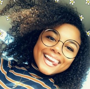 Meet your Posher, Deztinee